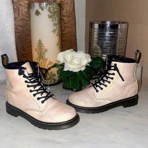 ✨ Dr. Martens Boots 🇬🇧 UK Size 2 Youth ✨